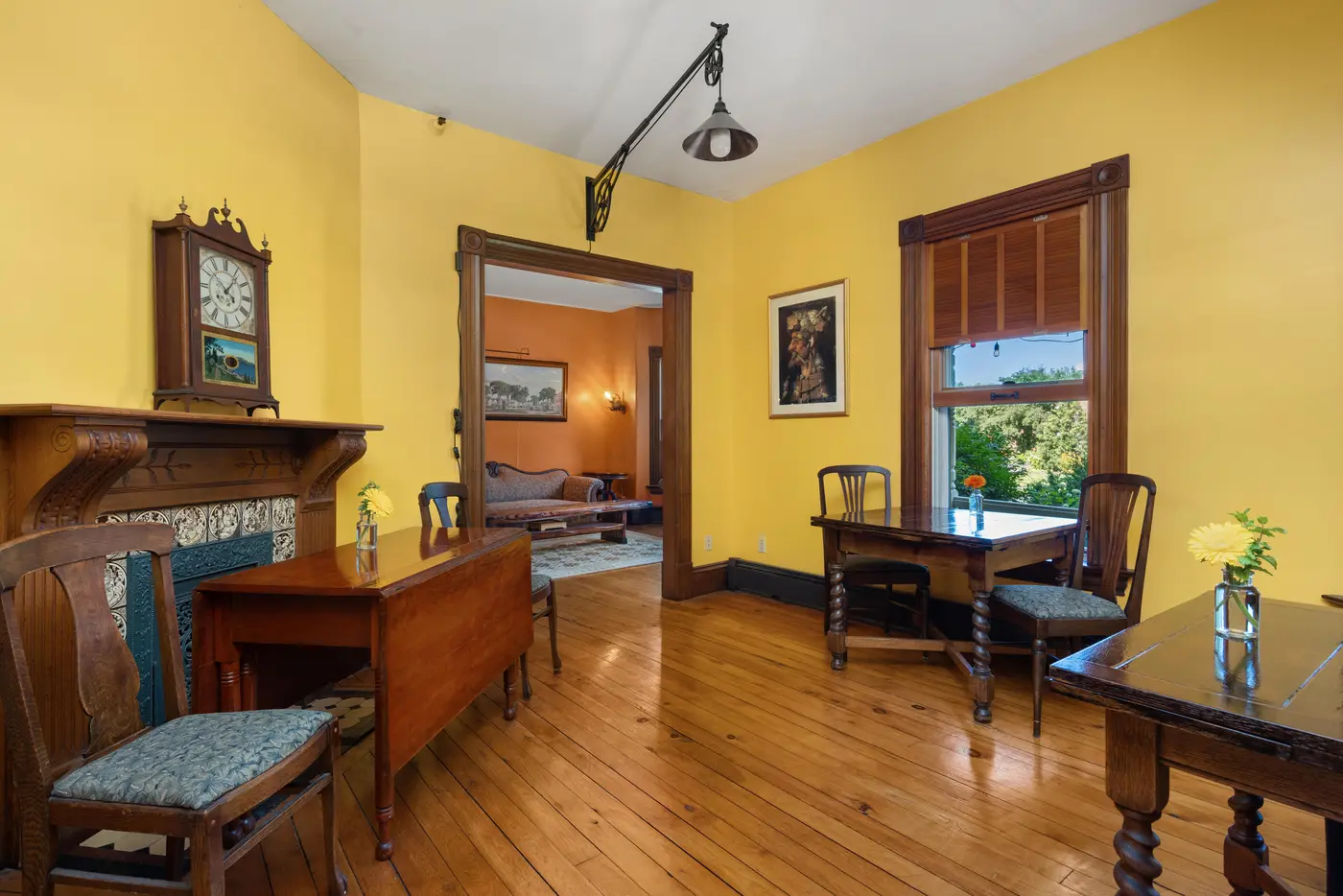 Front breakfast room — Victorian inn, Shelburne Village Vermont
