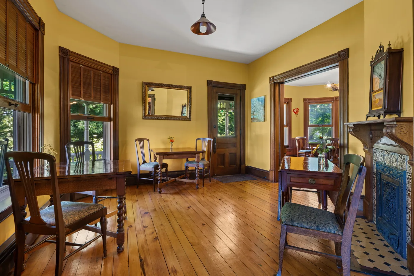 Front breakfast room set for morning service
