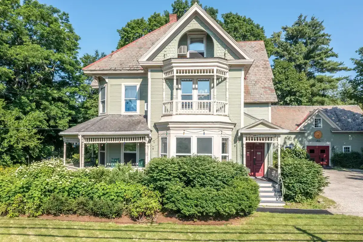 1880s Victorian Main House and Carriage House — boutique inn for sale in Shelburne Village, Vermont
