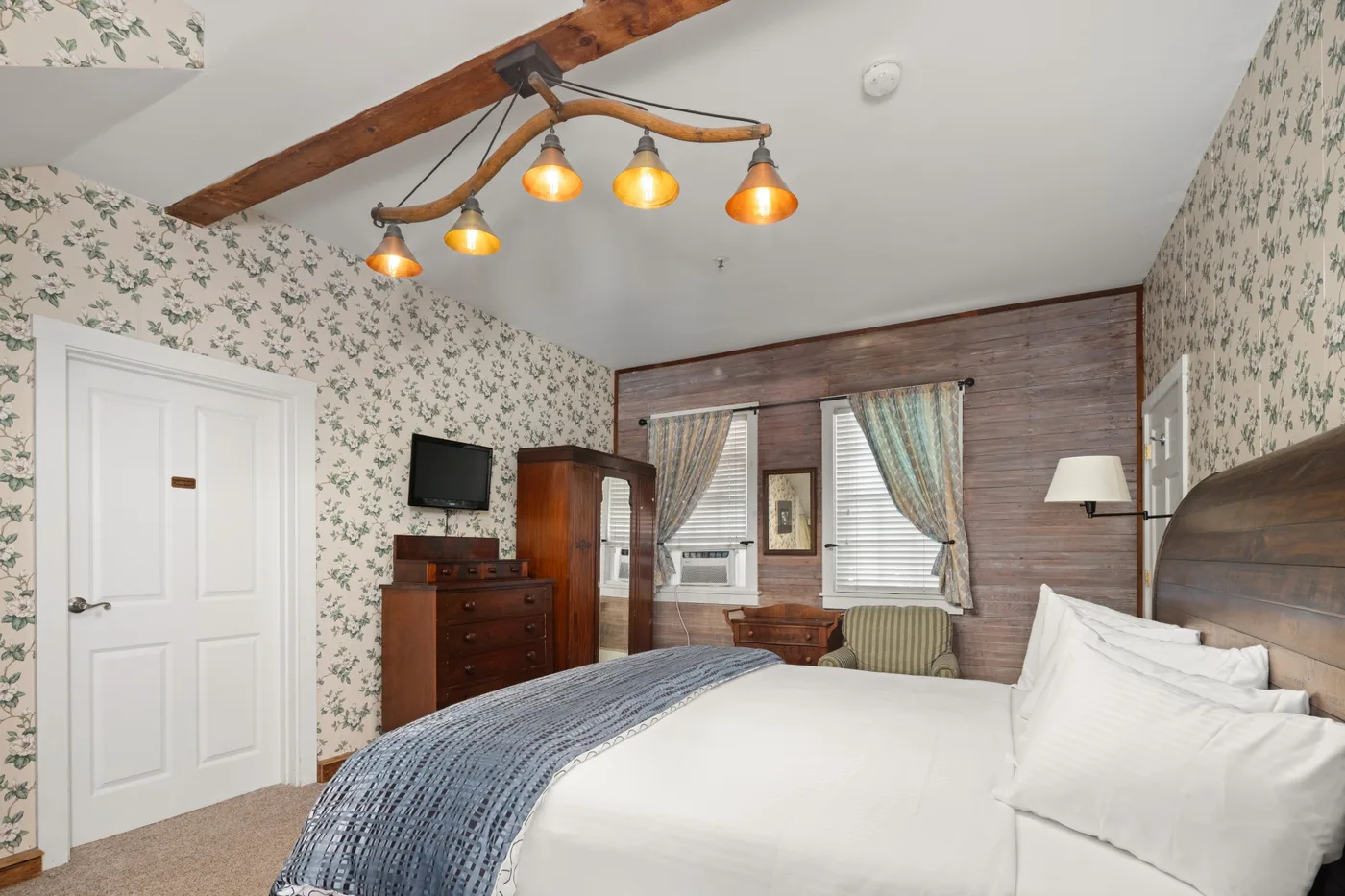 King Room Only, Carriage House Ground Floor — king bed and room