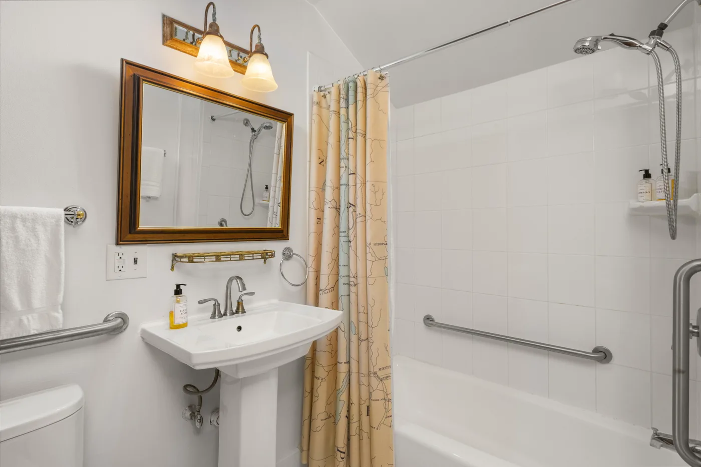 King Room Only, Carriage House Ground Floor — private bathroom